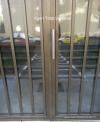 Detaliu maner inox si grilaj